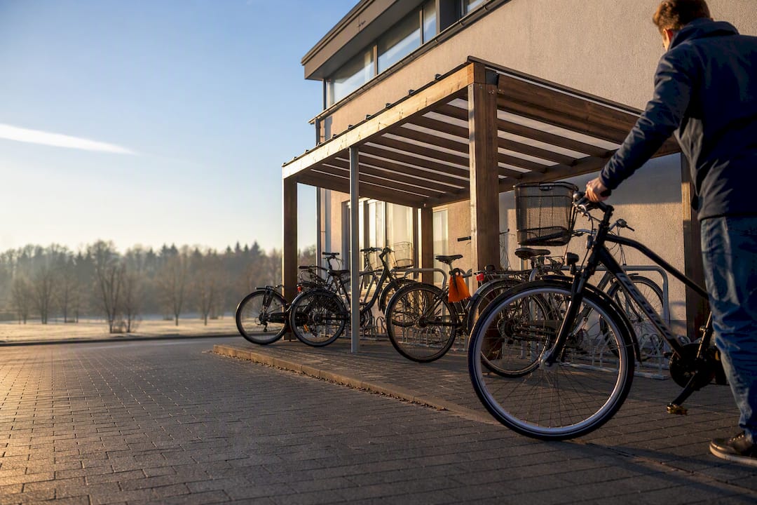 Fahrradunterstand am umweltfreundlichen Vereinsheim